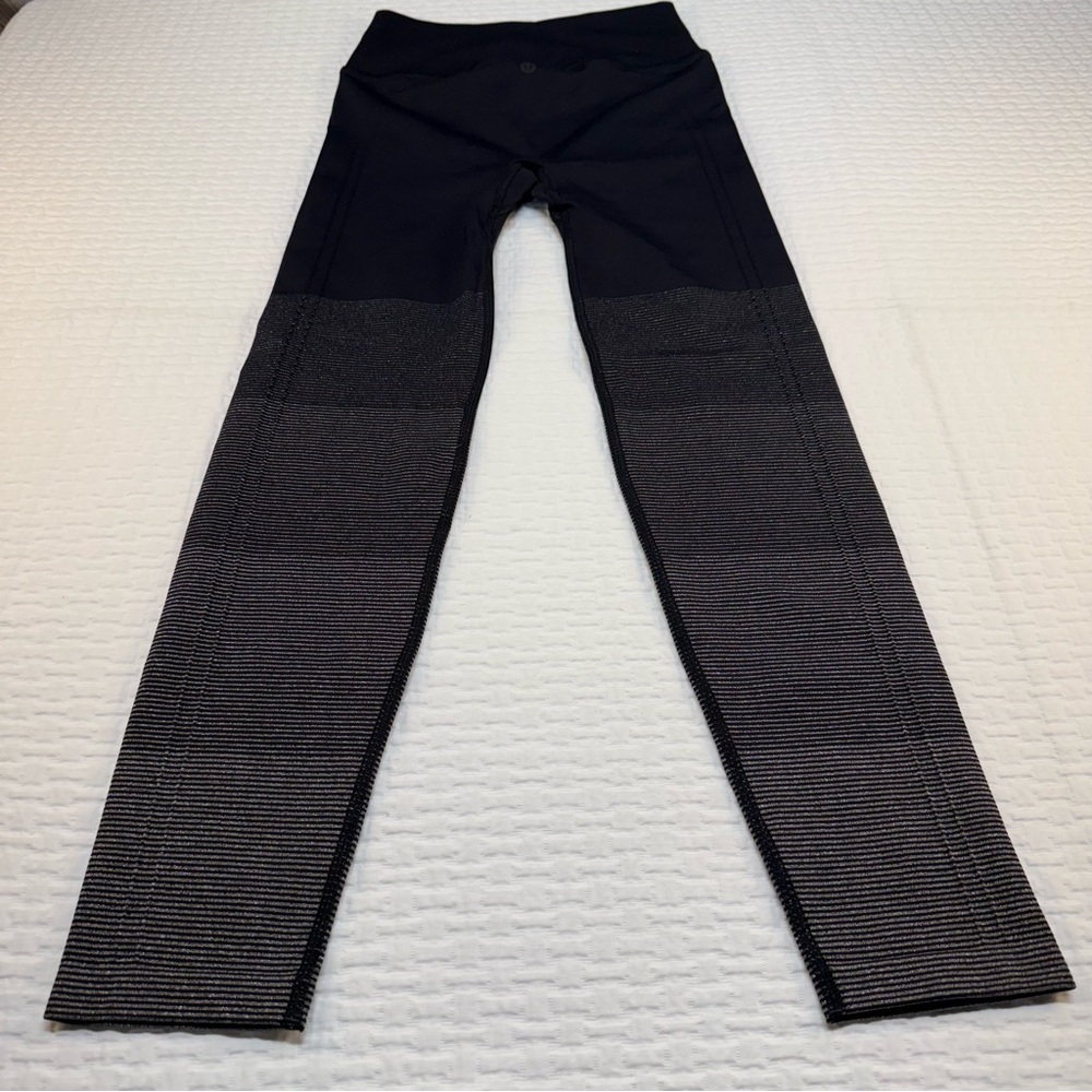 Lululemon Women’s Leggings Black/Gold Size Xs - Picture 3 of 9